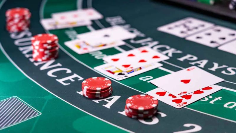Bật mí cách chơi Blackjack siêu dễ hiểu cho người mới - VIWIN.PW